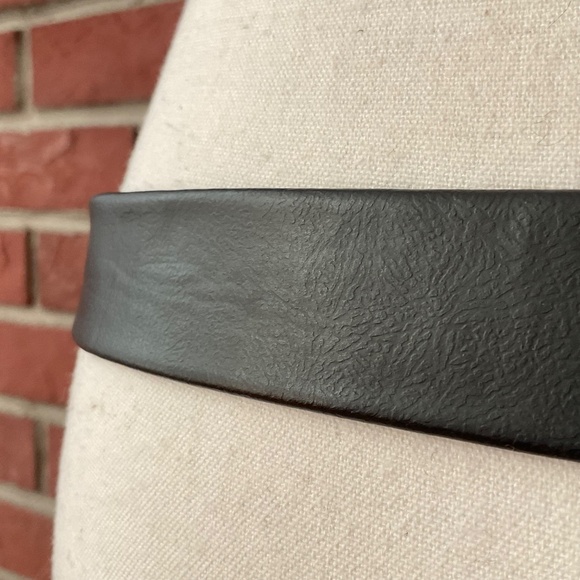 Mimi di Niscemi Pheasant Buckle Black Leather Vintage 1973  Belt - Picture 12 of 14